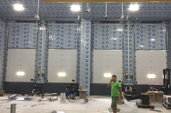 工業(yè)提升門