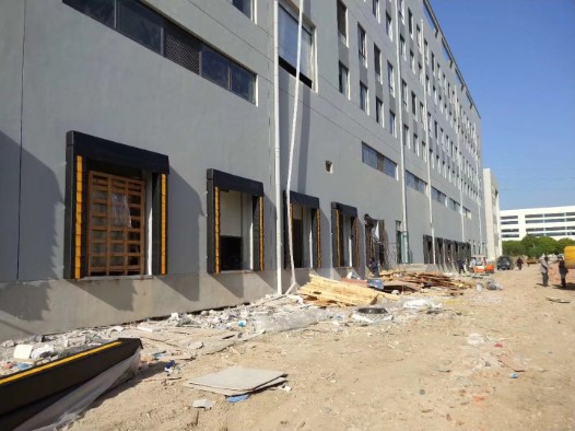 工業(yè)提升門